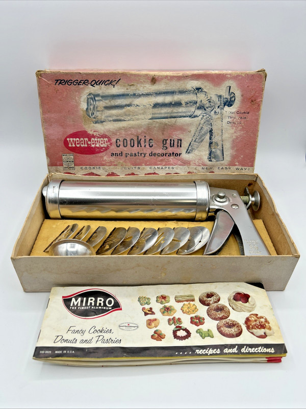 VTG Wear-Ever Cookie Gun and Pastry Decorator #3365 Thickness Control USA