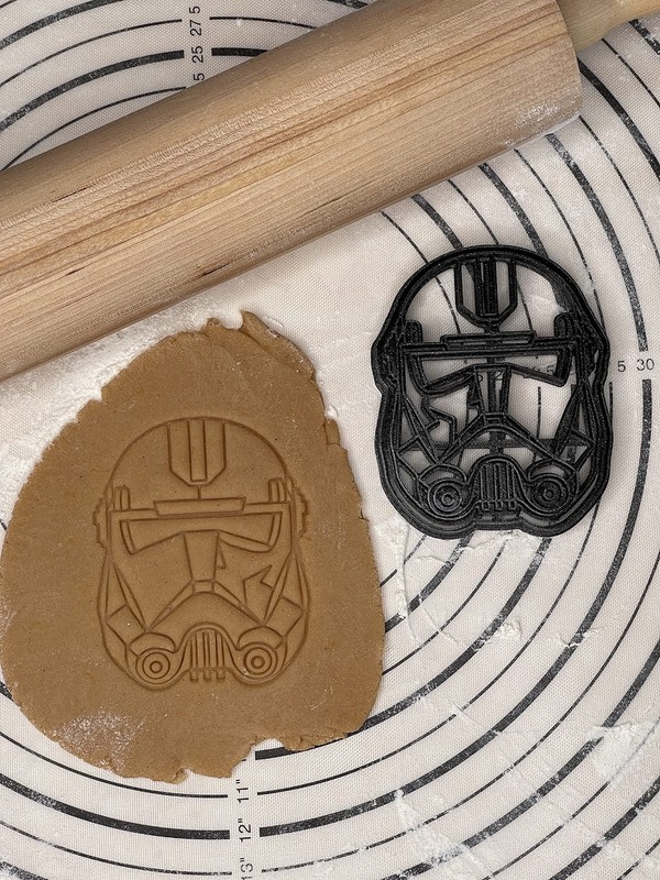 Star Wars Bad Batch Clone Force 99 Hunter Helmet Cookie Cutter Mold 4.75-Inch gallery