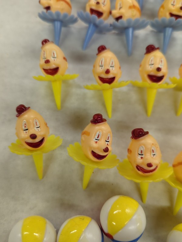 Vtg LOT 42 Wilton Clown Heads + 6 Balls Cupcake Cake Toppers Birthday Decoration gallery