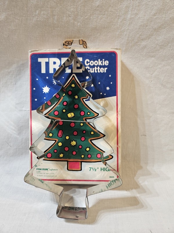 Vintage Christmas Tree Metal Cookie Cutter Fox Run Craftsman 1987 USA 7.5″ Jumbo