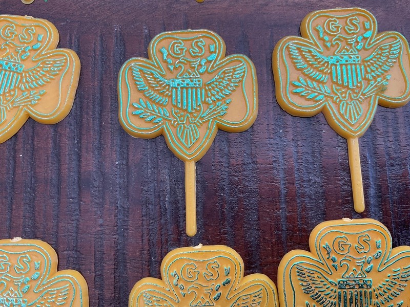 NOS Vintage Girl Scouts Traditional Eagle Logo Emblem Cupcake Picks 40+ Lot gallery