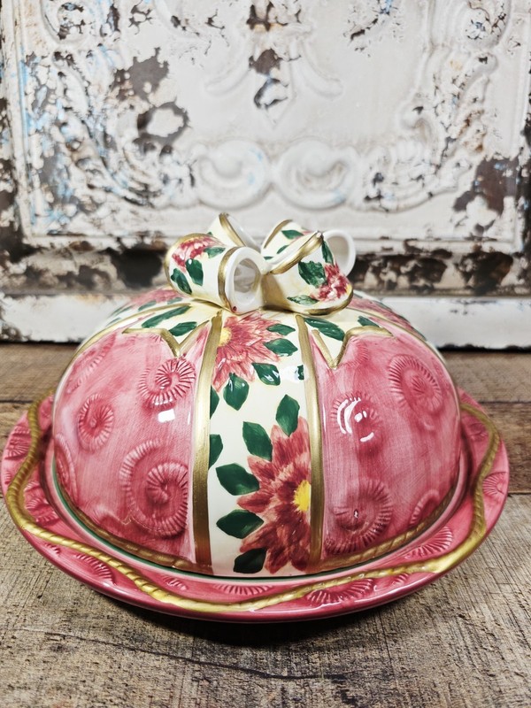 Vintage World Bazaar Inc. covered cake plate with Poinsette gift design. 1990s gallery