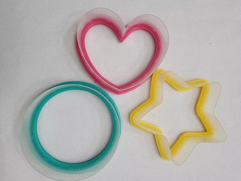Set of 9 Cookie Cutters 3 each Star, Circle and Heart 3 1/4" Soft Edges gallery