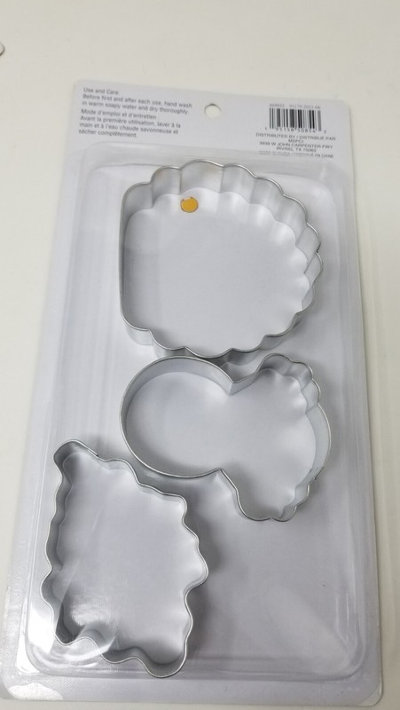 Celebrate It Thanksgiving Cookie Cutters Set of 9 Turkey Leaf (3 Sets of 3) gallery
