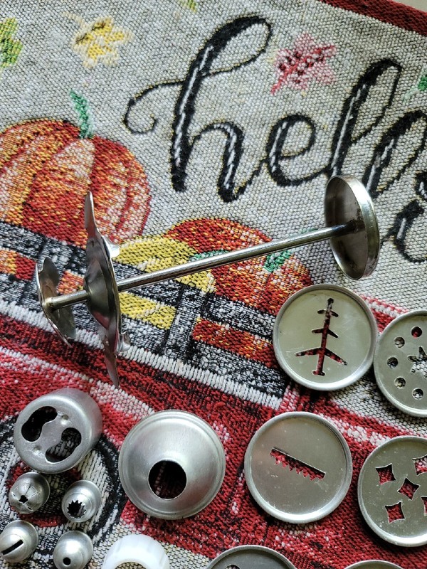 Vintage Deluxe Cookie Press Manual Disc's gallery