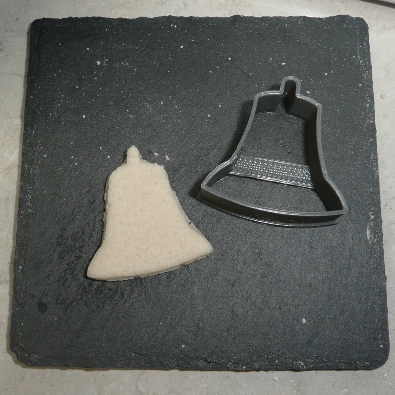 BELL SHAPE CENTER FOR JAM FILLED LINZER COOKIE CUTTER MADE IN USA PR5142 gallery