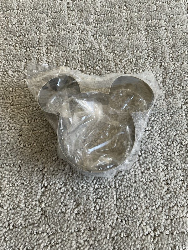 NEW Disney Mickey Mouse Steel Cookie Cutter Pastry Biscuit And Sandwich Cutter