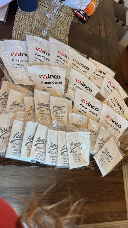 New Large Lot Of Different Sized Pastry Bags Please See Pictures For Sizes