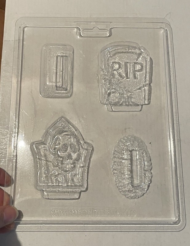LOT: Halloween MOLDS 4 plastic sheets, suckers pieces, ghost 3D witch EUC-NIP gallery