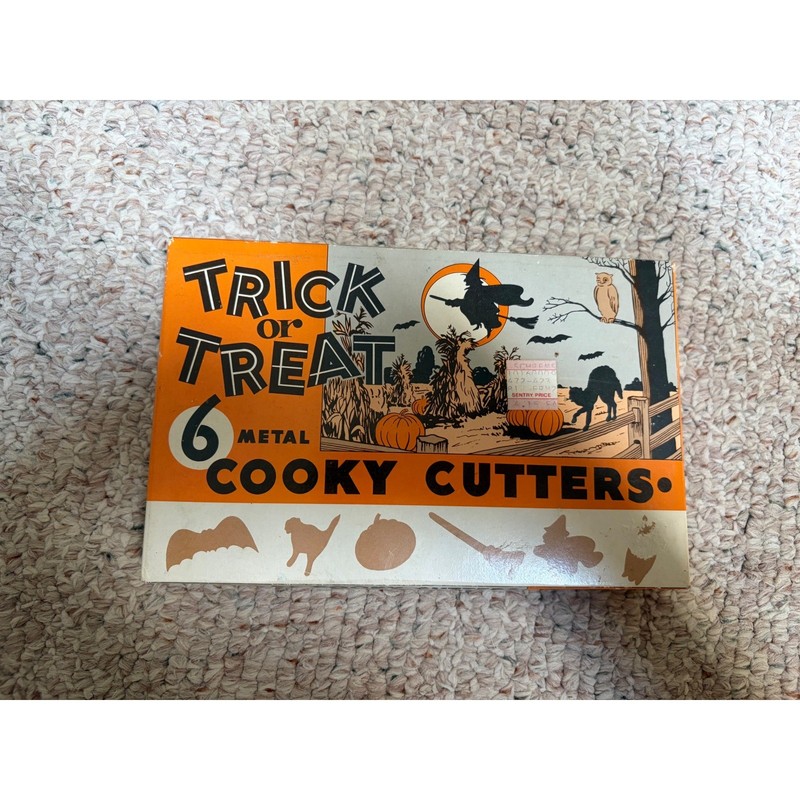 Vtg 50s/60s Trick or Treat Halloween Metal Cookie Cutters Set of 6 with Box