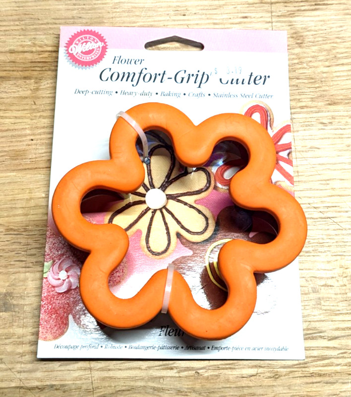 Wilton Flower Comfort Grip Cookie Cutter Spring Parties Baking New
