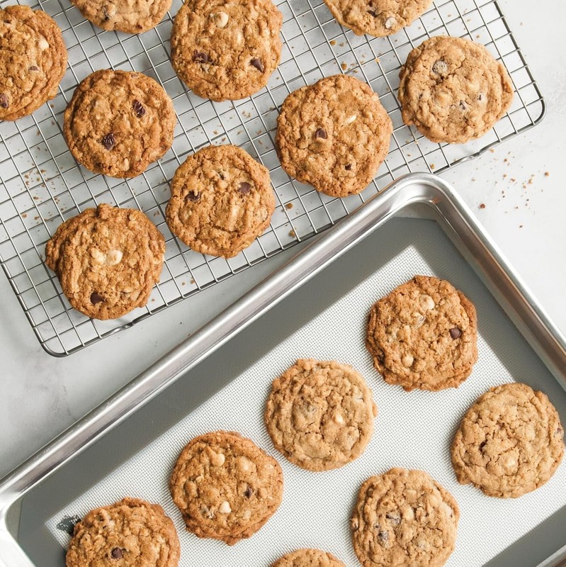 Naturals Half Sheet Pan Deluxe Silicone Liner & Cooling Rack Cookie/Roasting gallery