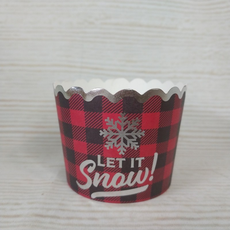 New! Buffalo Plaid Snowflakes Baking Cups Cupcake Liner Wrappers Scalloped Red gallery