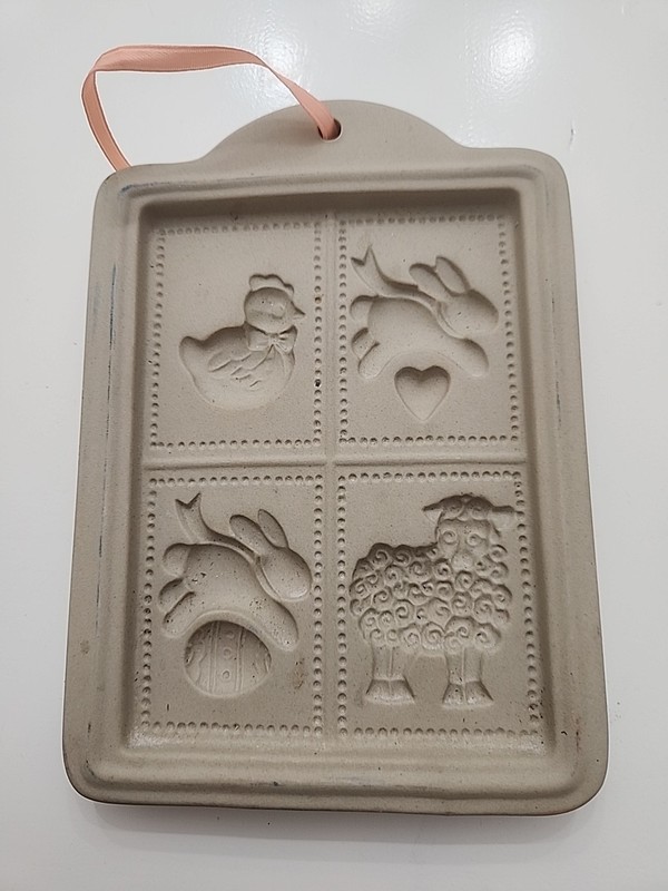 Vtg Brown Bag Cookie Art Mold 1989 Easter Bunnies Sheep Chickens Butter Molds B3