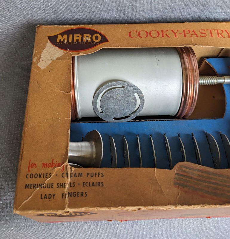 Vintage Mirro Cookie Cooky Pastry Press with 3 Tips 13 Discs Copper Aluminum