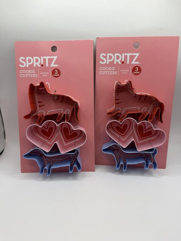 2 NWT Spritz Metal Cookie Cutters 3 Piece Set Includes Cat Dog & Double Heart