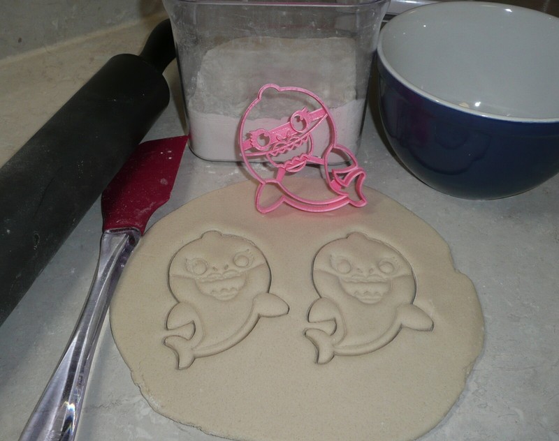 MOMMY SHARK BABY CHILDREN SONG DANCE SING VIRAL SOCIAL COOKIE CUTTER USA PR2450