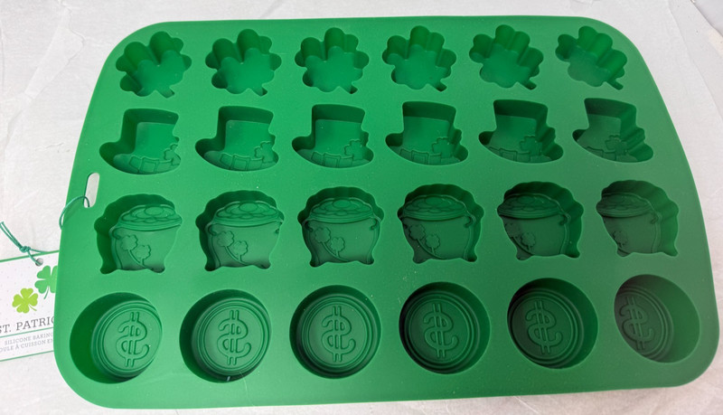 St. Patrick's Day Silicone Mold Pot Gold Clover Chocolate Candy Soap 24ct NWT gallery