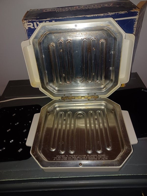 Rival Cookie Factory Cookie and Snack Maker with extra Cookie Pan and Manual gallery