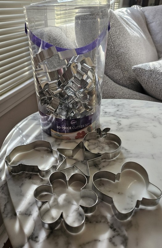 Wilton Cookie Cutter Set Silver 23 Pieces