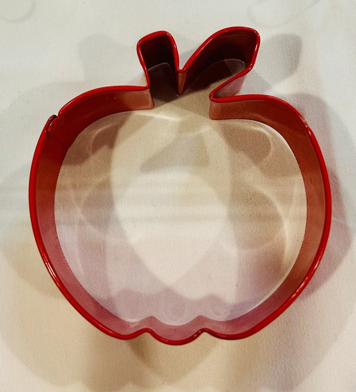 Wilton Apple Shaped 3in Cookie Cutter New With Tag gallery