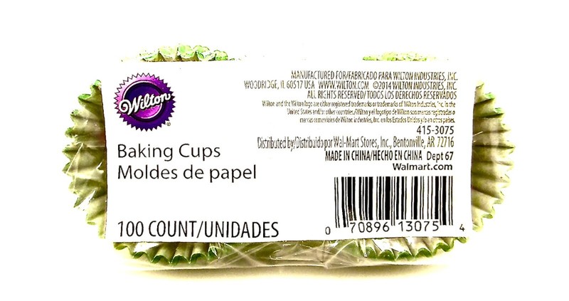 Wilton Snowflake Mini Baking Cups,Green Snowflake, 1.5"d x 1"h, 100x Mini gallery