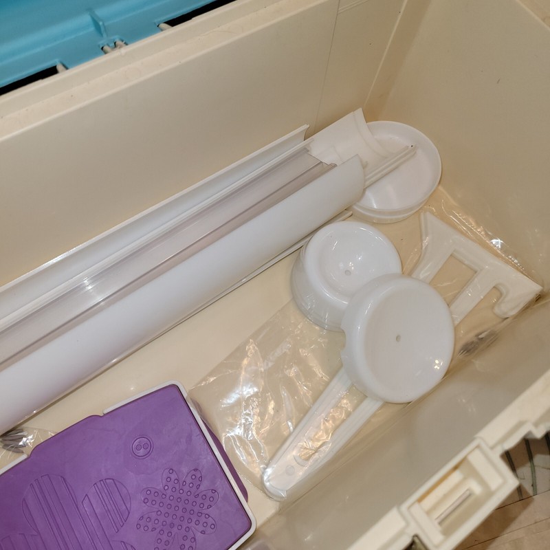 Wilton Cake Decorating Tool Caddy Case 2109-859 with tips and other supplies gallery