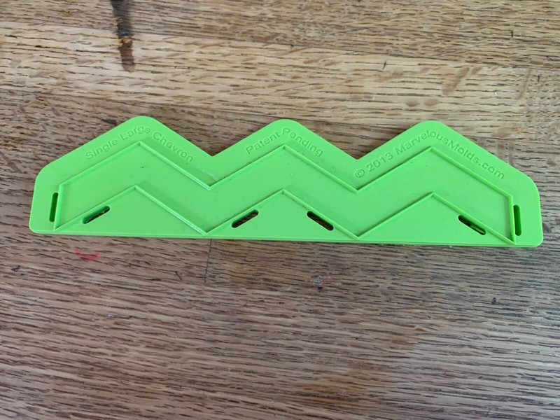 Single Large Chevron Onlay Marvelous Molds Cake Mold