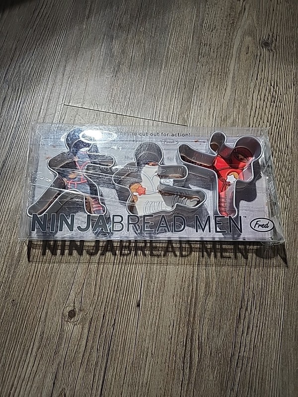 NINJA BREAD MEN COOKIE CUTTERS SET OF 3 NEW Fred & Friends