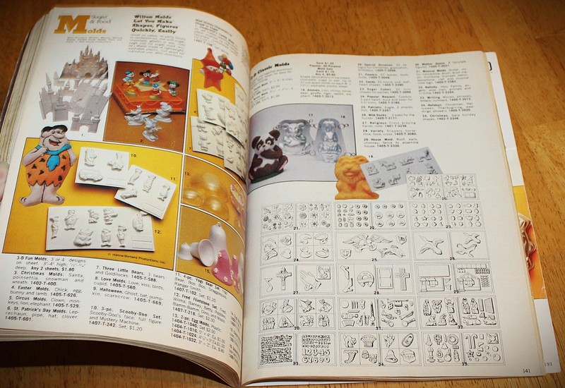 Wilton: YEARBOOK OF BAKING & CAKE DECORATING (Set of 2) 1976, 1978 Instructions+ gallery