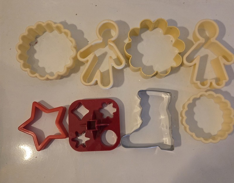 Lot of 7 Plastic Cookie Cutters Mixed Shapes Solid Beige Red Blue
