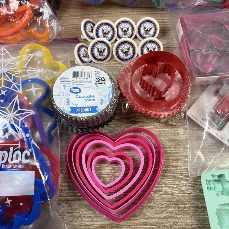 HUGE Lot of over 150 Plastic & Aluminum Metal Cookie Cutters Seasonal Everyday gallery