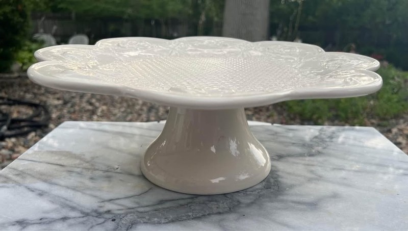 Bordallo Pinheiro Bunny Rabbit Cake Stand Platter Scalloped Edges Portugal gallery