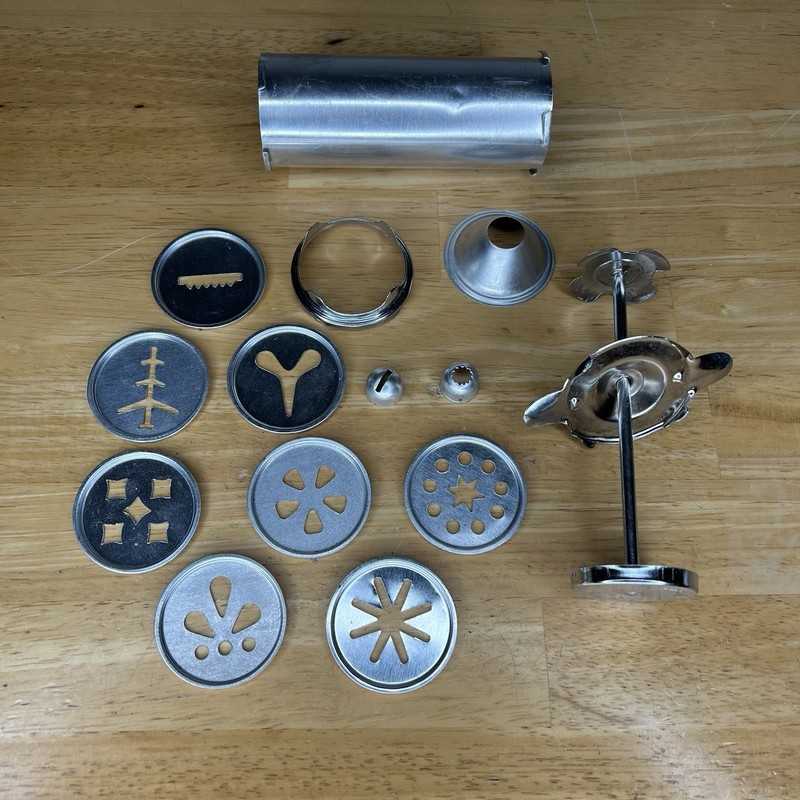 VTG Aluminum Decorator For Cakes & Cookies w/ Tips Hong Kong Ekco See Read