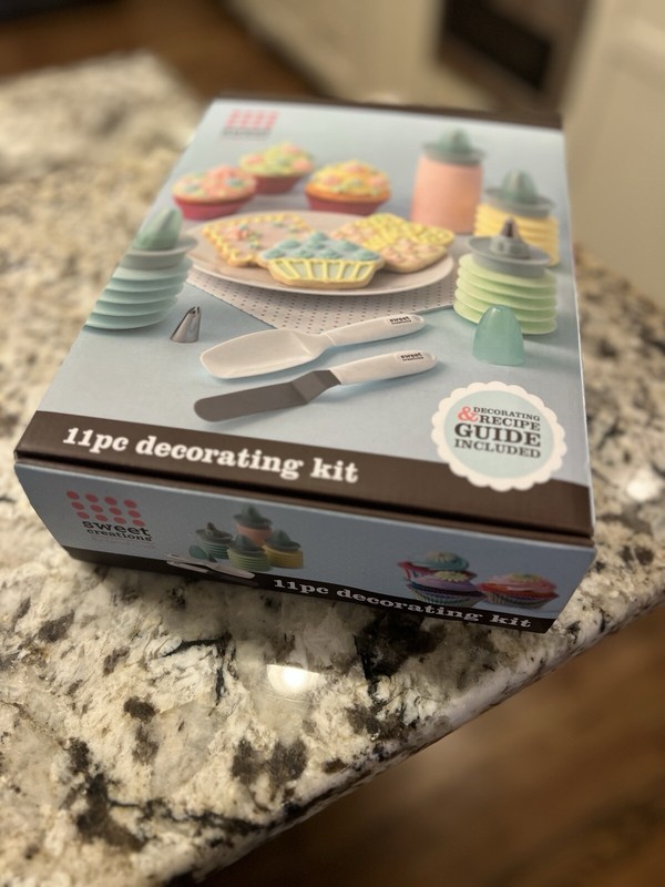 11pc Decorating Kit gallery
