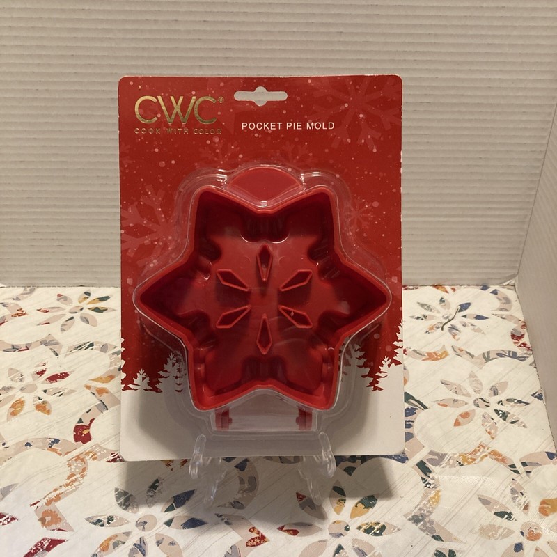 Snowfkake Pie Pocket Mold Plastic