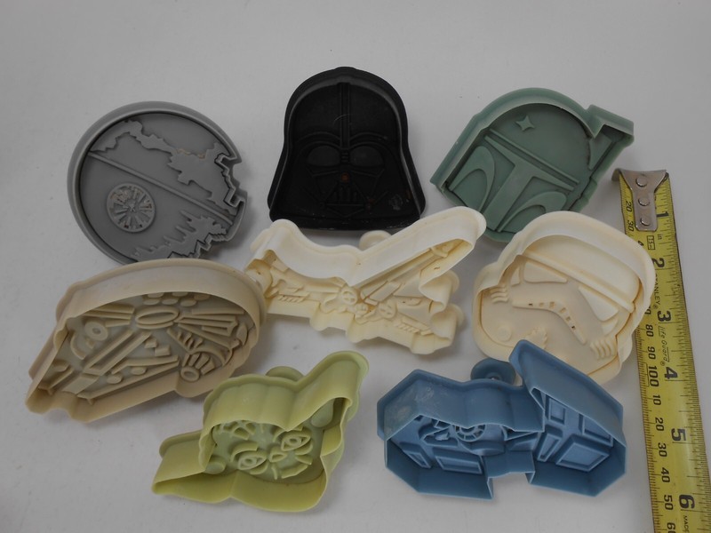 Star Wars Lot of 9 Cookie Press Out Cutters PLUS TIE SHIP from the Sienar Fleet