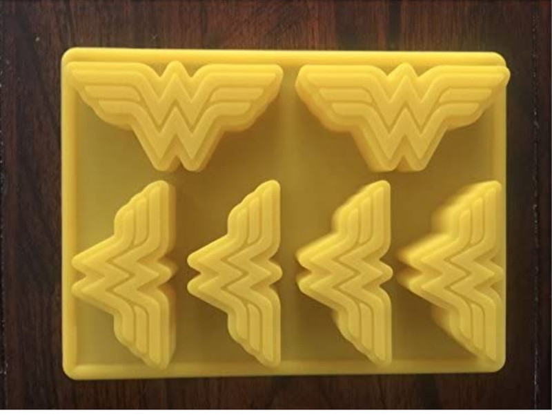NEW WONDER WOMAN LOGO SILICONE CANDY CHOCOLATE MOLD CUPCAKE PAN BIRTHDAY FAVOR