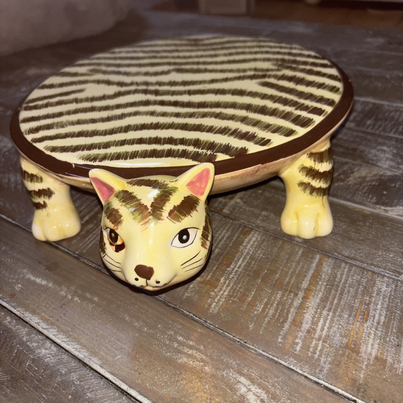 Home Essentials and Beyond 10-inch Cat Cake Pan Plate No Shovel/knife Serving