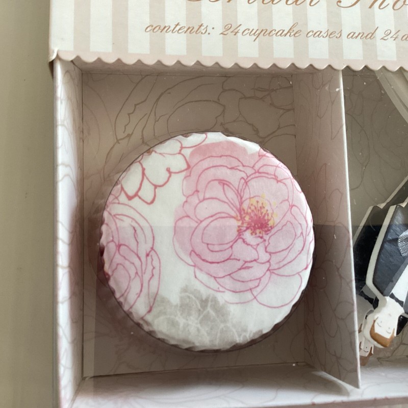 Meri go Round 48 CUPCAKE CASES & 48 TOPPERS Bridal Shower WEDDING Bride Groom gallery