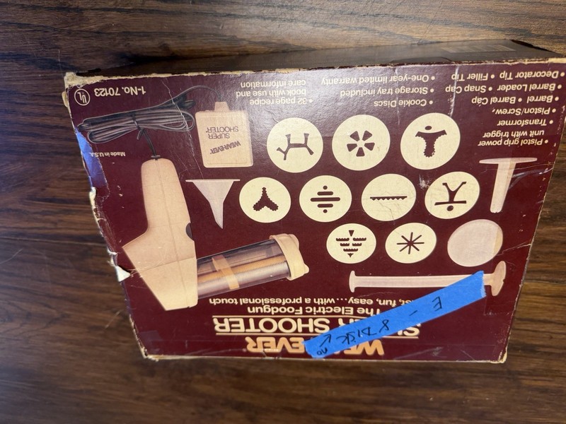 Wear-Ever Super Shooter Electric Cookie Pastry Press Gun In Box #70123 8 Disk gallery