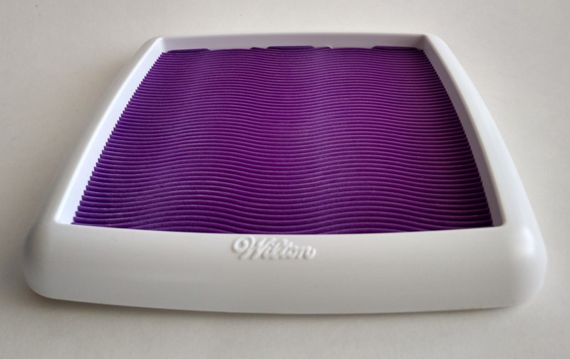 Wilton Cake Decorating Texture Tray with Rack gallery
