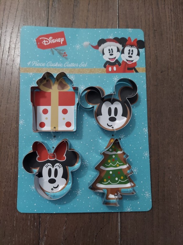 Disney Christmas Mickey & Minnie Mouse 4 Piece Cookie Cutter Set NEW