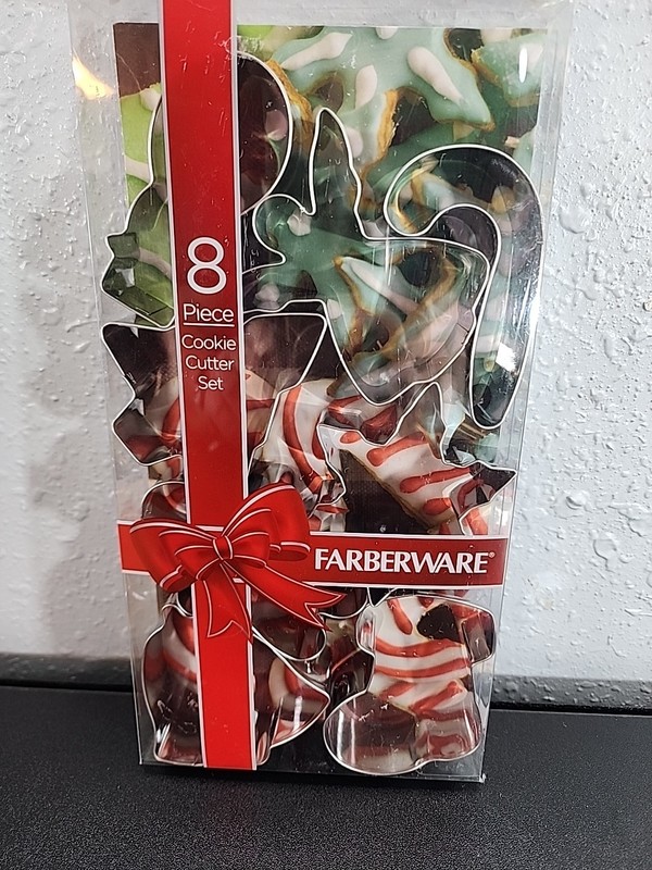 Farberware 8 Piece Seasonal Holiday Christmas Cookie Cutter Set –