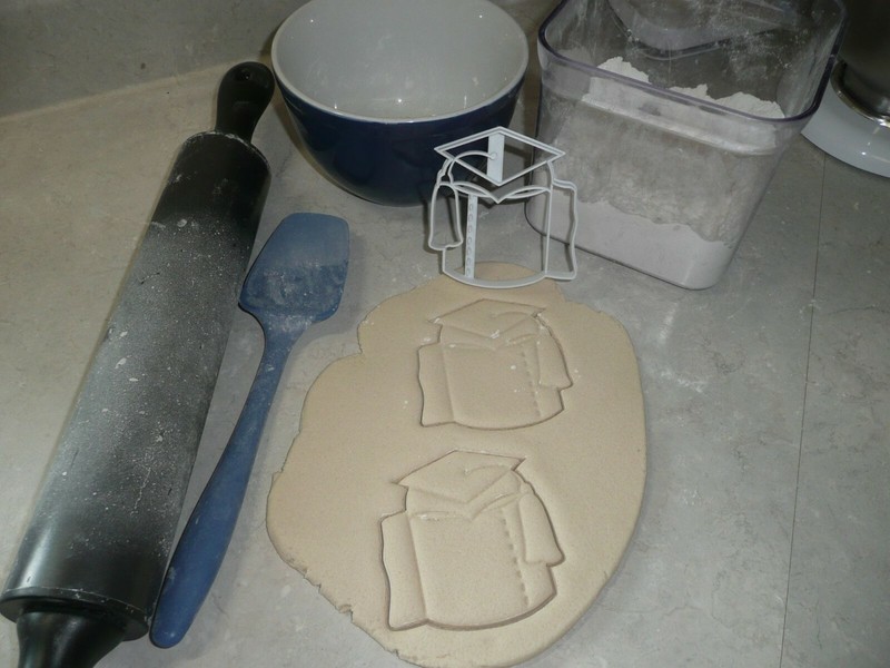 GRADUATION CAP GRAD HAT ON TOILET PAPER TP ROLL SPECIAL COOKIE CUTTER USA PR3642 gallery