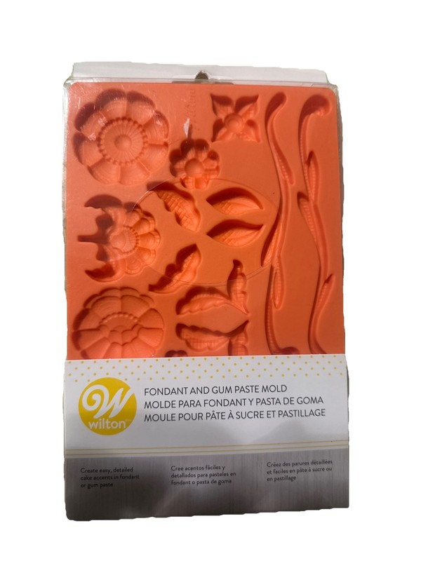 NEW Wilton Lace Fondant and Gum Paste Silicone Mold 5 x 8 inch