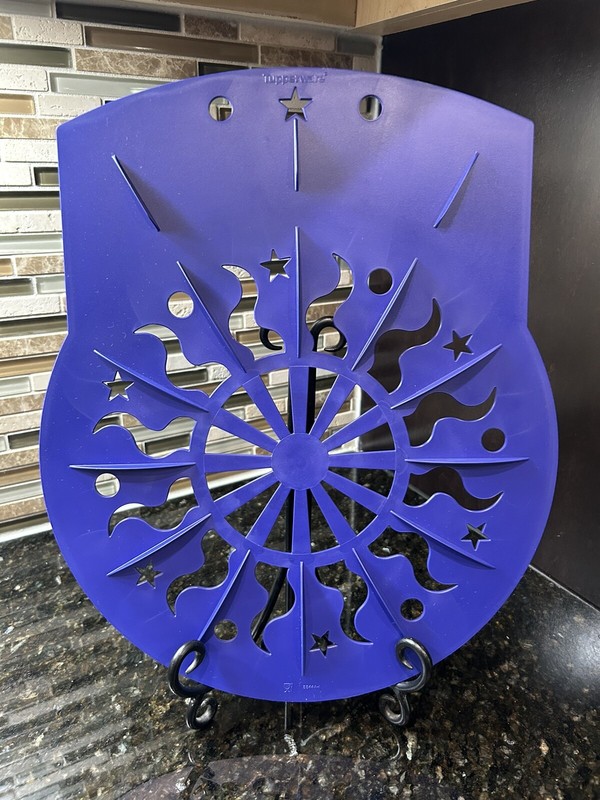 Vintage Tupperware Cool’n Lift Cake Pie Stencil Sun Stars Celestial Design gallery