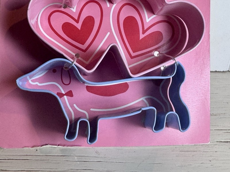 Set Of 3 Stainless Steel Spritz Cookie Cutters - Cat, Hearts, Dog gallery