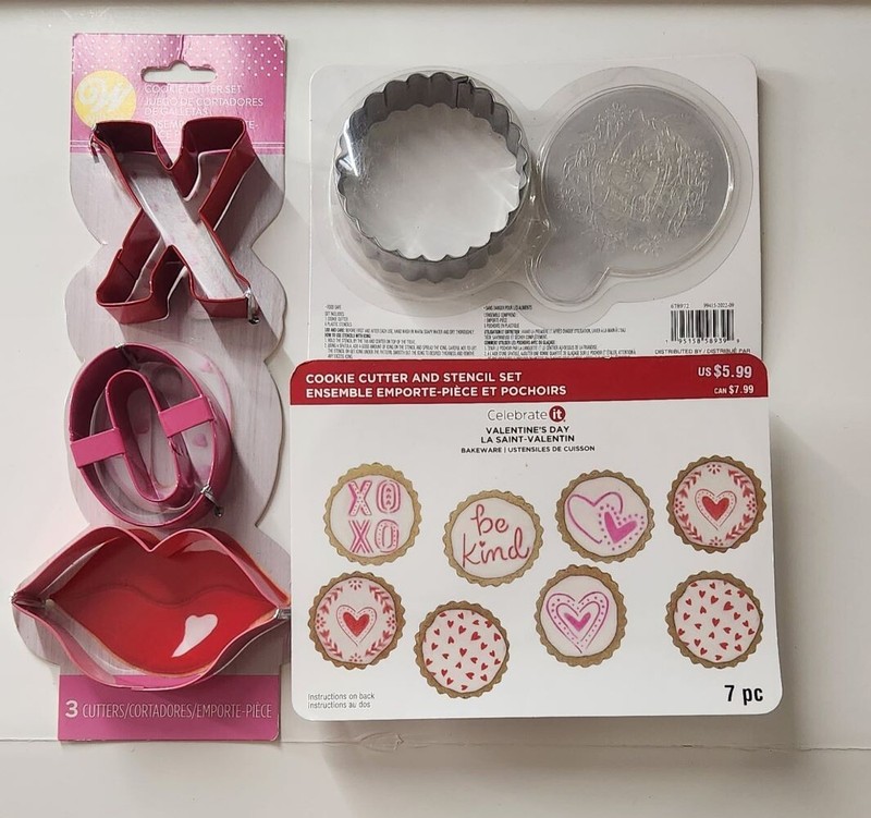 3 piece Valentine’s Day cookie cutter set & 1 stencil set for cookies & cupcakes