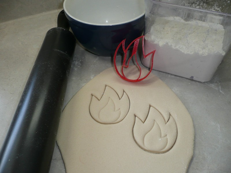 FIRE SHAPE DETAILED FLAMES BONFIRE FIREFIGHTER THEME COOKIE CUTTER USA PR5075 gallery